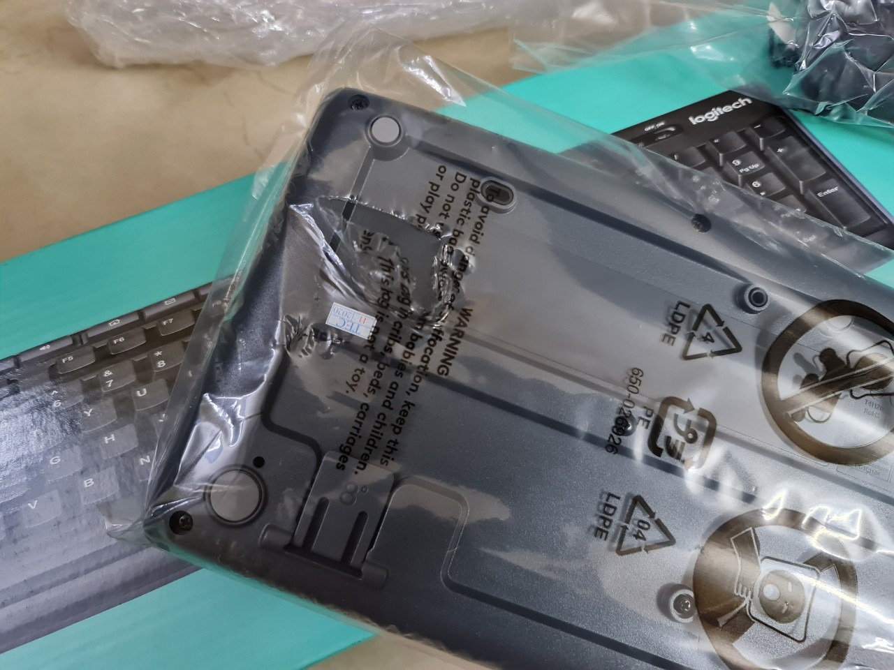 Mình đã nhận sp này hôm qua, hàng đóng gói kỹ, tuy nhiên khi khui ra thì ko có cục usb kết nối máy tính, Tiki kiểm tra và phản hồi lại dùm mình nhé