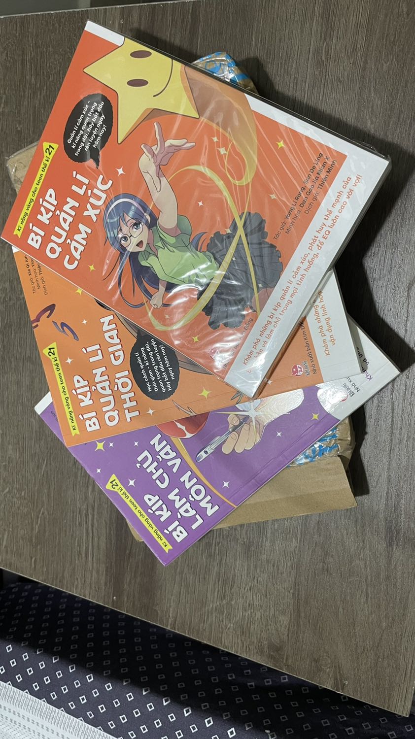 Hàng chất lượng, nhân viên gói ghém cẩn thẩn, hàng lại vận chuyển rất nhanh, nên mua!