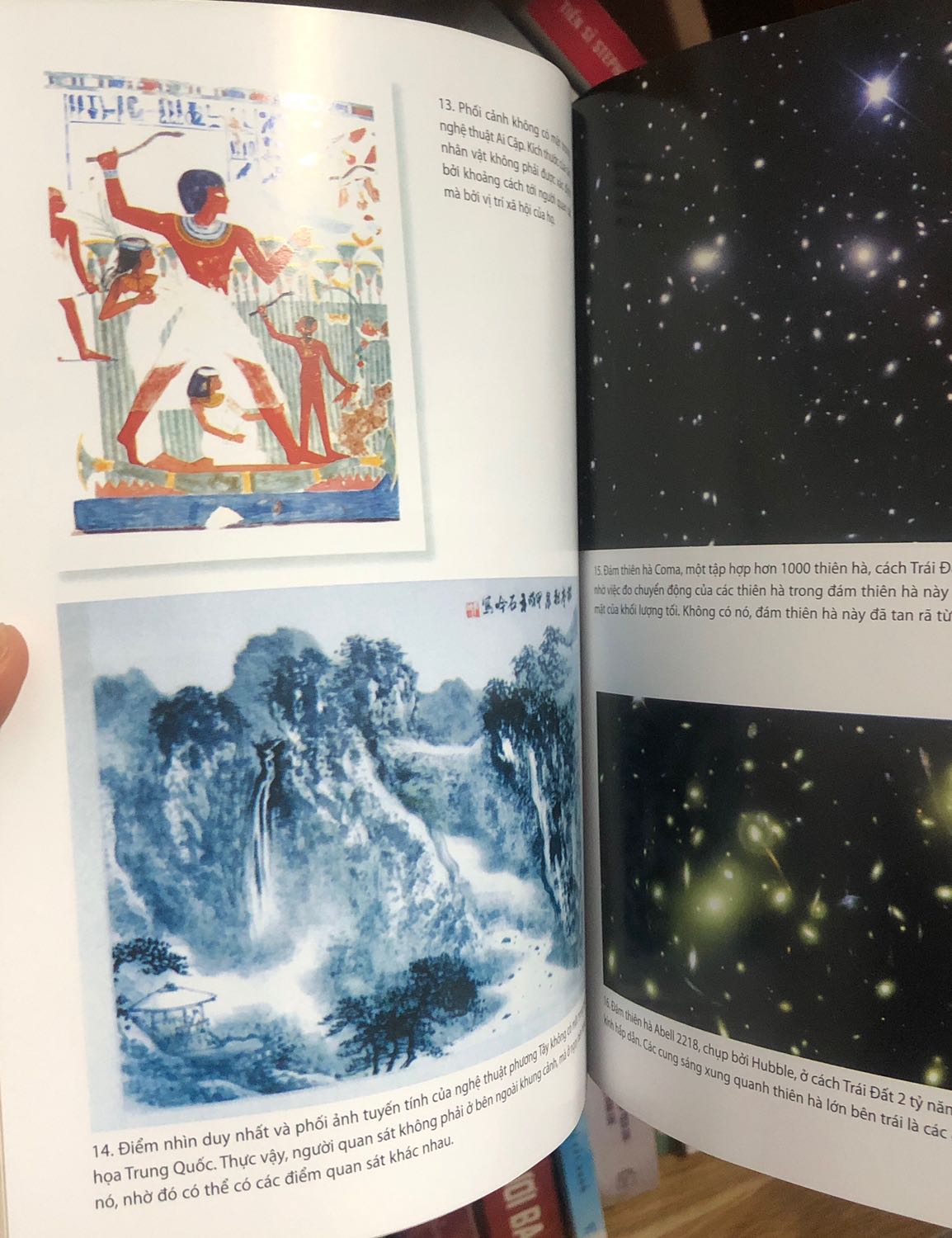 Về hình thức: Sách mình nhận được không bị lỗi gì, giấy tốt, sách có những trang ở giữa in màu rất đẹp. Về nội dung: tác giả cho mình một cái nhìn khái quát về sự vô hạn, con người đã từng đối diện với cái vô hạn như thế nào. Nói thật phần đầu quyển sách mình đọc rất lâu do nó có những kiến thức về Toán học. Xuyên suốt nội dung thì có những chỗ mình phải dừng lại nghiền ngẫm mới hiểu. Cái này chắc không phải tại tác giả mà do mình chưa hiểu thôi.