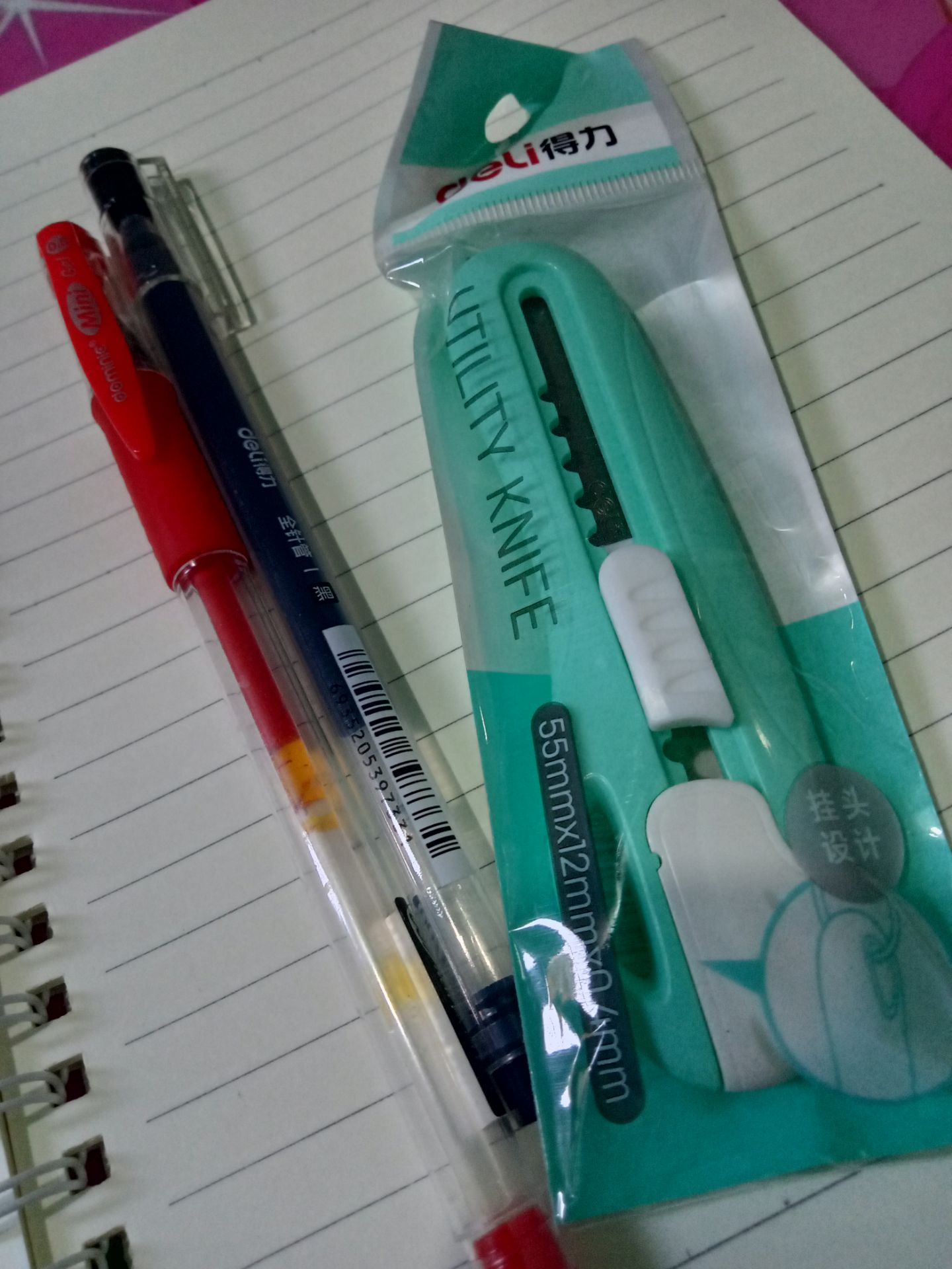 giao nhanh hơn thời gian dự kiến
màu đẹp, cầm vừa tay, *** thử thì thấy rất ok, bén
mua vì clip đập hộp của idol Vương Nguyên nên rất vui vì đã có cheap moment vs ổng r :))))))