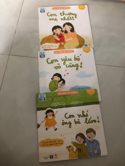 Giao nhầm sách cho mình. Mình đặt combo Việt Nam Quê Mình nhưng lại giao Gia đình bé bỏng (bộ này mình có rồi). Nhắn tin, chờ đợi mấy ngày trời không ai trả lời. 
Quá thất vọng với bên CSKH của Lionbooks