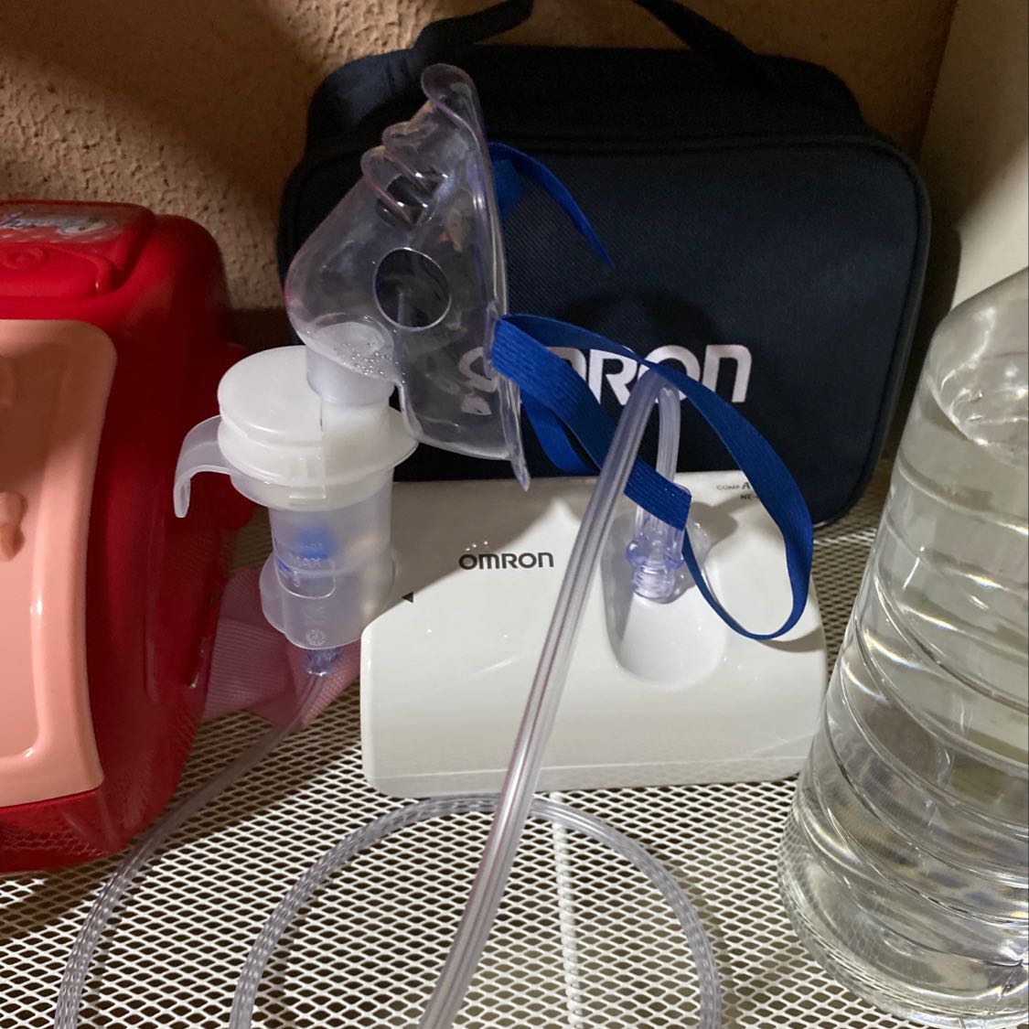 Đầy đủ sản phẩm đi kèm 2 mặt nạ 1 ống thở 1 dây 1 bì lọc. 👌