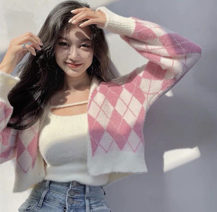 Sản phẩm sử dụng rất mát. Mùi thơm cực kì dễ chịu . Chai cầm chắc tay 👍🏻👍🏻👍🏻👍🏻👍🏻👍🏻