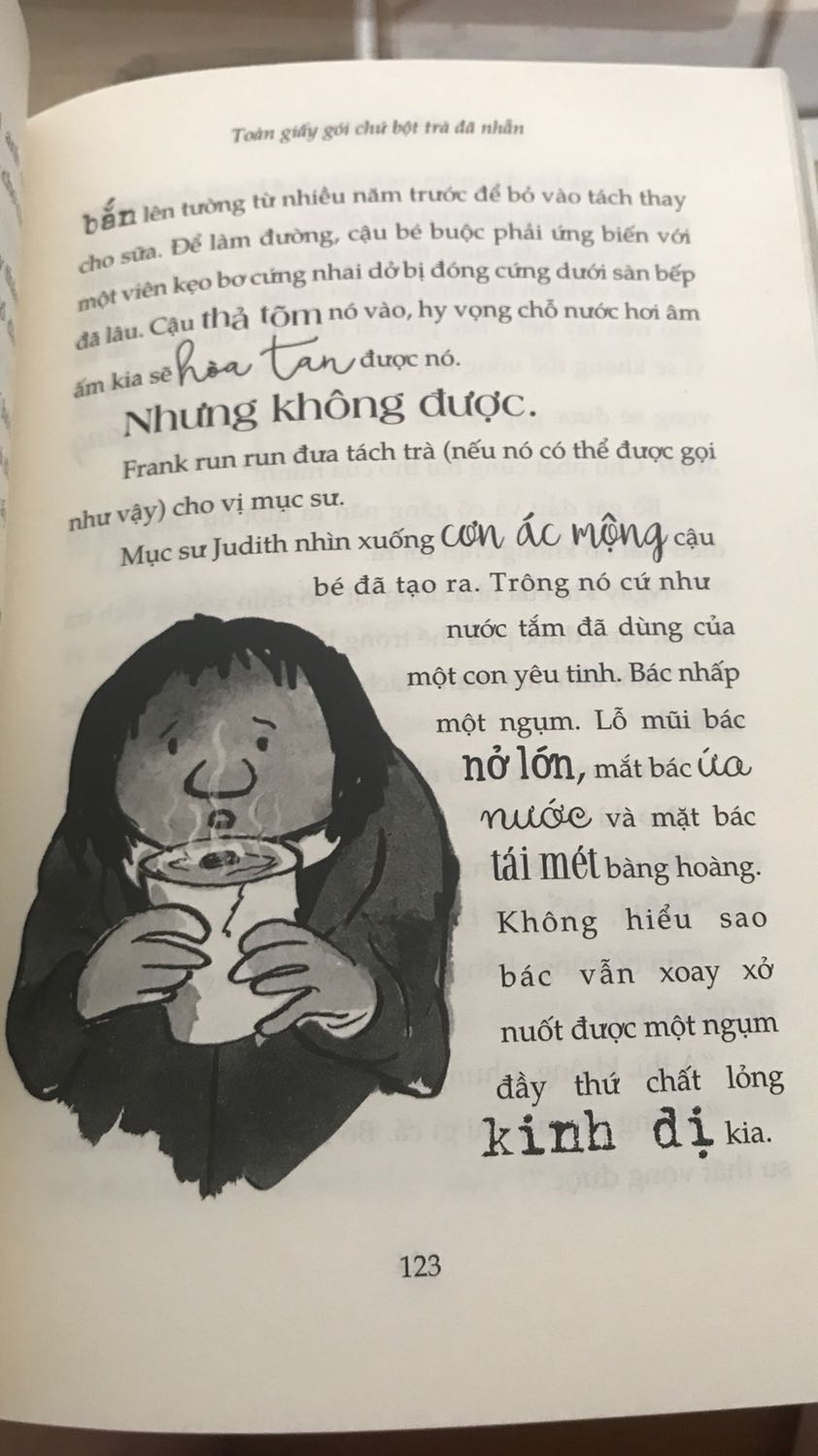 Cuốn này con trai mình rất thích và hào hứng kể lại. Đến nỗi giới thiệu sách cho bạn đọc bằng cuốn này. Nguyên seri truyện của tác giả mình mua đủ và bạn í đọc ngấu nghiến k sót cuốn nào ( dù mình chưa đọc)
