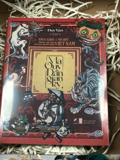 Vì chồng mình thích quyển sách này nên mình mua tặng chồng dịp Noel. Bìa sách và nội dung tuyệt vời, mới lạ. Dịch vụ của Tiki rất tốt, giao nhanh, gói quà đẹp và chắc chắn. Đặt gần 11h mà 12h đã có rồi. Cám ơn Tiki.