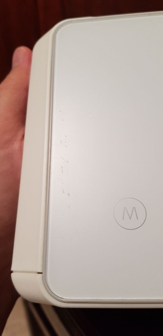 Bao bì còn nguyên nhưng sản phẩm trầy, xước, mất lớp phim bảo vệ màn hình nhưng vẫn để miếng dính ghi chú.
Kiểm tra qua chức năng hâm, trì hoãn & hẹn giờ hoạt động bình thường. Máy cần 6'30" để hâm nước từ 29 độ lên đến 45 độ.
Cảm biến nhiệt độ nước khá chuẩn.