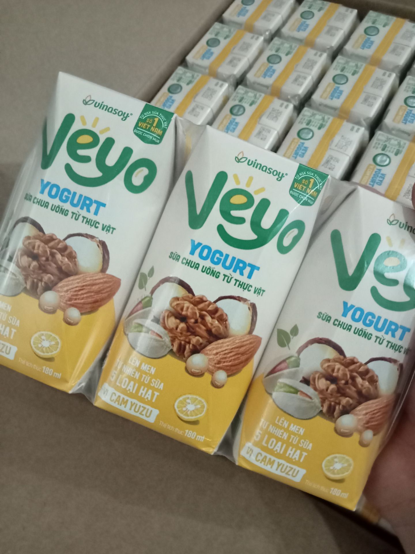 A mi đà phật 🙏 Vì mình là người ăn chay nên muốn uống sữa chua từ thực vật luôn nên mua sản phẩm Veyo Yogurt 🙏🙏🙏
