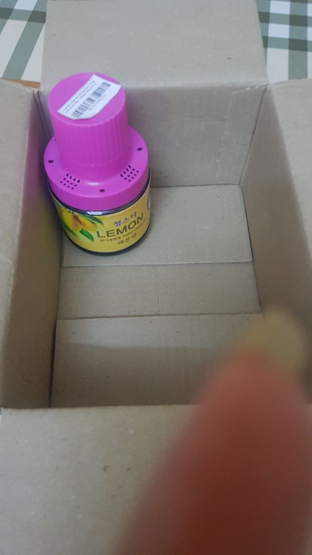 Tiki ơi. Mình đặt hai chai. trả tiền hai chai nhưng mở ra chỉ có một chai thôi. Ti ki xem lai giúp mimh nhe. Đã nhận trễ còn bị tình trạng này.  Cũng kg nhận được hóa đơn luôn.