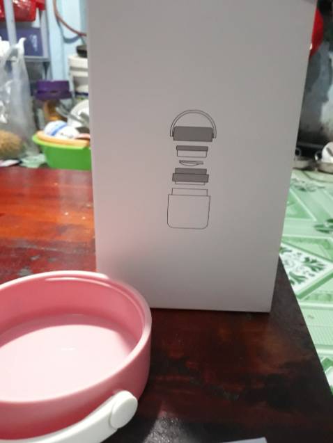 Chat luong kha on . Nhung khay do an qua be