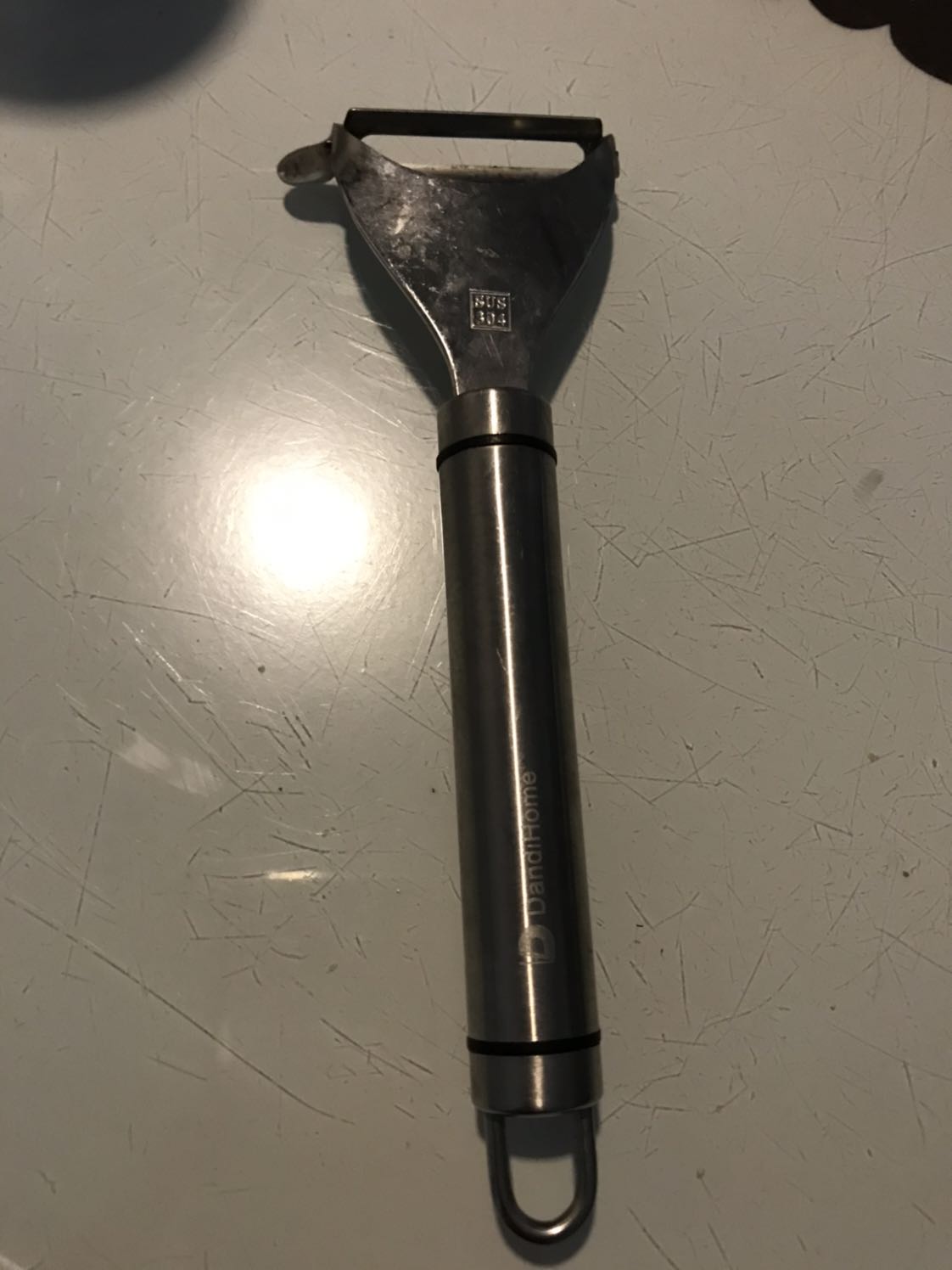 Rất hài lòng, sản phẩm tinh tế inox tốt chắc chắn, bào vỏ rau củ ưng ý, đã từng sử dụng dao gọt vỏ rau củ thương hiệu khác nhưng dao yếu hay bị rỉ sét, sẽ tiếp tục ủng hộ sản phẩm của Đanihome.Thật tuyệt vời Danihome Rất hài lòng, sản phẩm tinh tế inox tốt chắc chắn, bào vỏ rau củ ưng ý, đã từng sử dụng dao gọt vỏ rau củ thương hiệu khác nhưng dao yếu hay bị rỉ sét, sẽ tiếp tục ủng hộ sản phẩm của Đanihome.Thật tuyệt vời Danihome