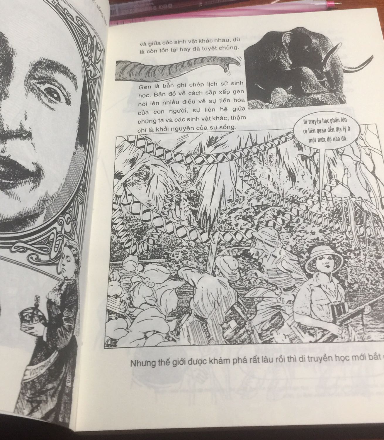 Sách hơi khó hiểu một chút , nét vẽ rất tỉ mỉ , đẹp .