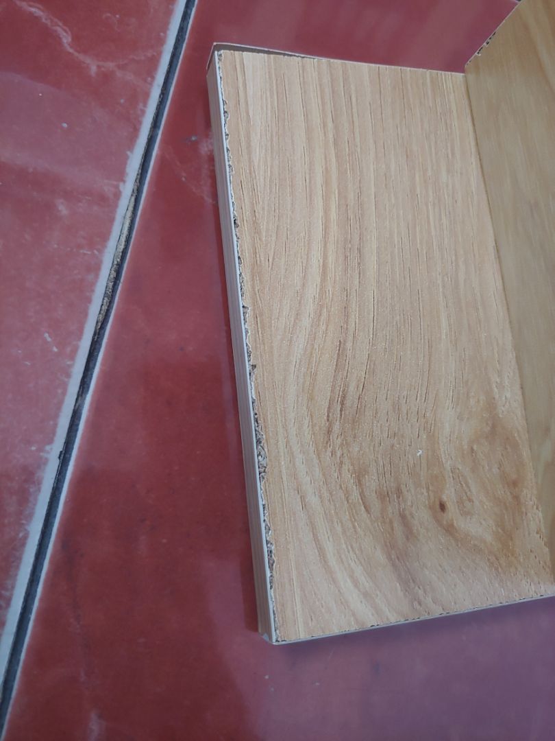 vừa nhận được cách đây 5p, *** lần đầu mua hàng trên tiki mà bị phải cảnh này. Từ nay bớt tin tưởng tiki đi là vừa. hàng toàn hỏng với lỗi.