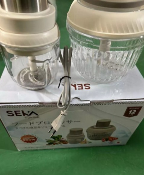 Máy êm lắm mọi người ơi. Mình *** thử chạy êm lắm nha. Thích thiệt luôn. Để mua thêm cái nữa cho mẹ chồng. Shop giao hàng siêu nhanh luôn. Nên mua nhé mọi người.