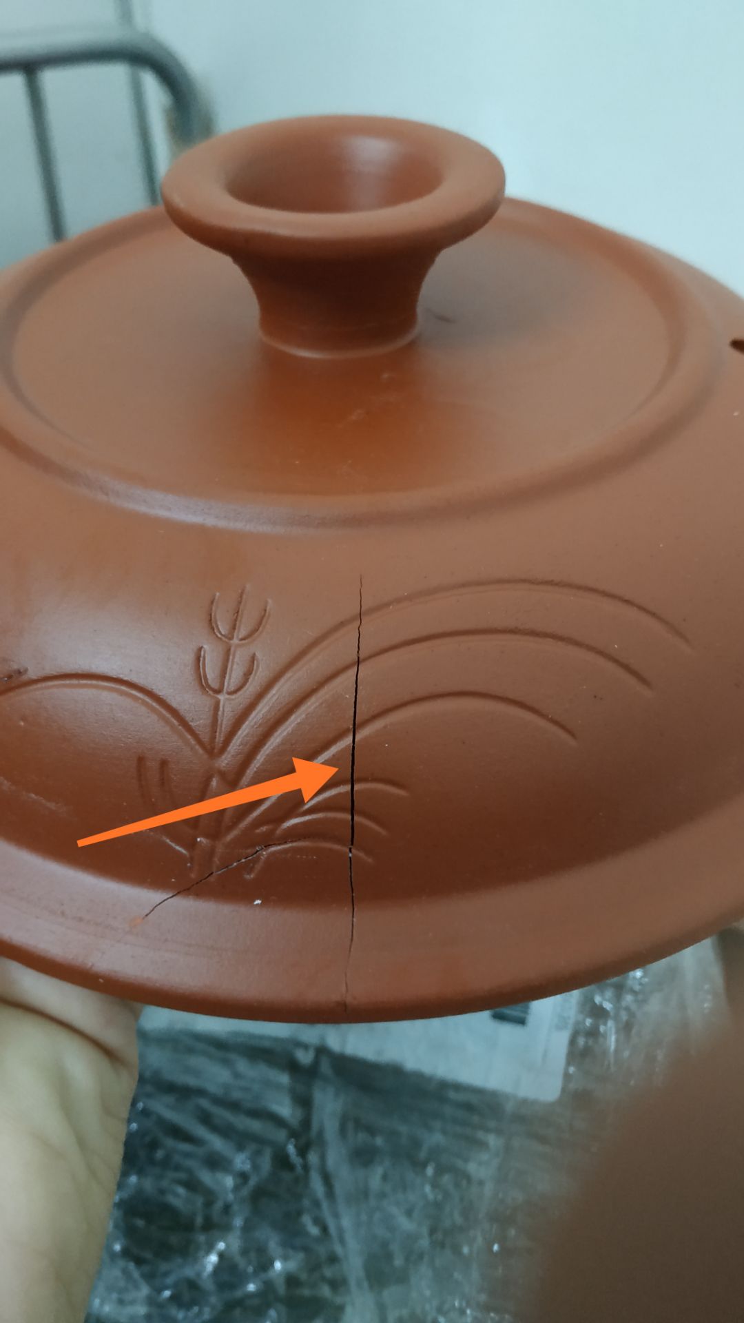 chất lượng hoàn thiện ở mức tạm chấp nhận , kho cá ngon 
mua 5 nồi thì 2 nồi bị nứt phải đổi trả