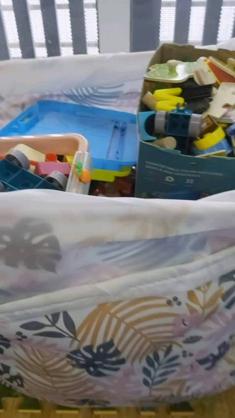 Túi to, rộng, đựng được nhiều đồ. Nhiều mẫu họa tiết nên mình khá thích,hình in ổn khá đẹp. Tuy nhiên, shop cho chọn màu ngẫu nhiên nên khác tiếc nếu được chọn màu thì tốt. Sọt mình đựng được khá nhiều đồ rất tiện. Giao hàng hơi lâu chút mình đặt 4 ngày mới nhận được hàng còn đâu oklaaa