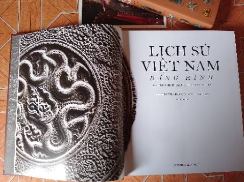 Giao hàng nhanh, sách đẹp, mới tinh. Hình ảnh chân thực như hình ở bảo tàng Hoàng thành Thăng Long