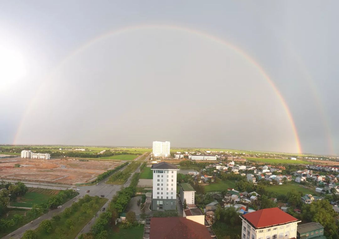 rất đẹp , êm ái , giá cả hợp lý , giao hàng nhanh , hình thức đẹp