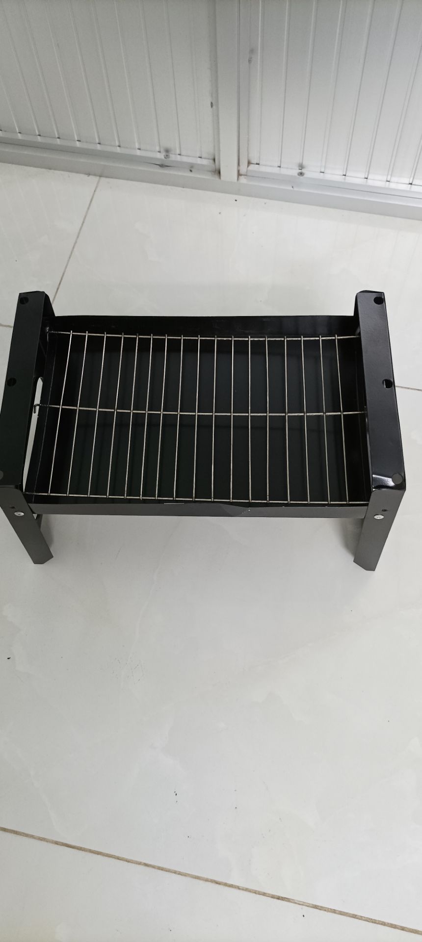 Bị ***. Giao hàng không đúng. Đồ chơi nhà chồi ?