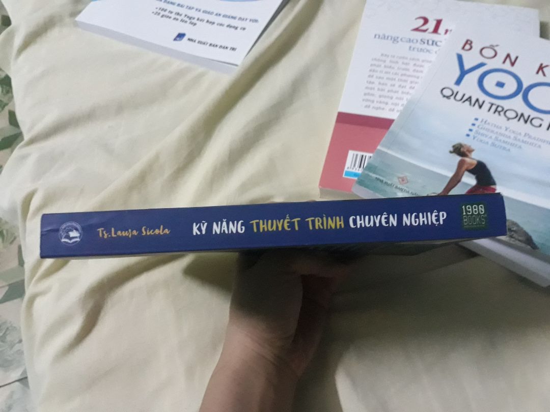 sách dày đẹp và dễ thương. nếu ai cảm thấy mình bị thiếu kỹ năng thì nên tham khảo
