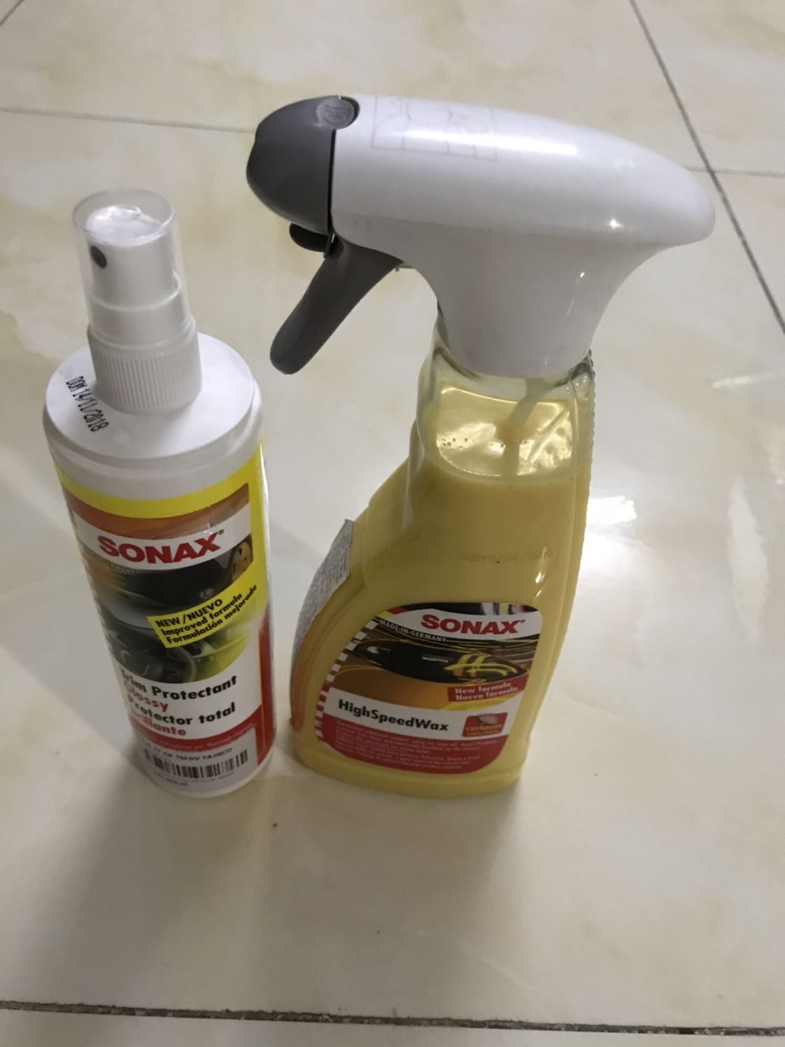 Năm ngoái mình có mua một bình về sài thử. Thấy cũng khá tốt nếu so với cana. Tuy nhiên mình đánh bằng tay, bạn nào muốn mua về làm đẹp xế chút mà tự mình làm có thể tham khảo. Năm ngoái mình có mua một bình về sài thử. Thấy cũng khá tốt nếu so với cana. Tuy nhiên mình đánh bằng tay, bạn nào muốn mua về làm đẹp xế chút mà tự mình làm có thể tham khảo.