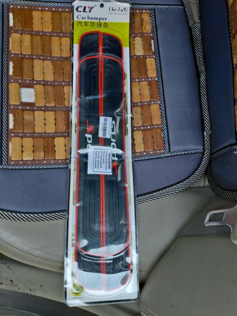 hàng china. mẫu mã đẹp. dễ dàng dán lên xe. thấy keo dính ổn. chưa bít lâu dài thì ra sao. nói chung cho 5 sao. giao hàng nhanh chóng