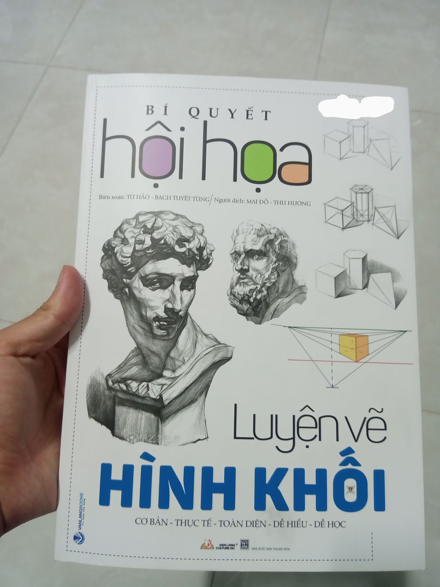 Sách to, hình in đẹp, giấy dày, hướng dẫn dựng hình với vẽ bóng đổ k chỉ rõ. Nhận hàng ngày 19/1 mà tới 2/2 mới cập nhật giao thành công, Tiki cập nhật chậm, làm ăn tệ