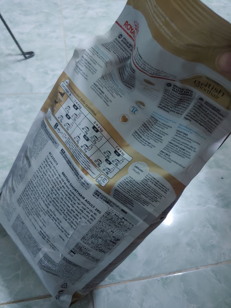 loại này minht hay dùng cho mèo nhà mình, vì thấy hạt này khá tốt. ít rụng lông hơn nữa