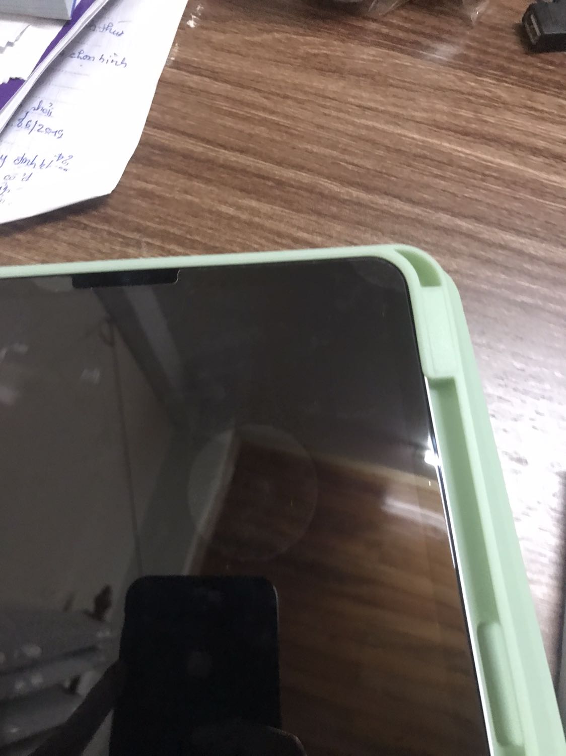 Kính cường lực không tốt chưa ăn hết màn hình Kính cường lực không tốt chưa ăn hết màn hình