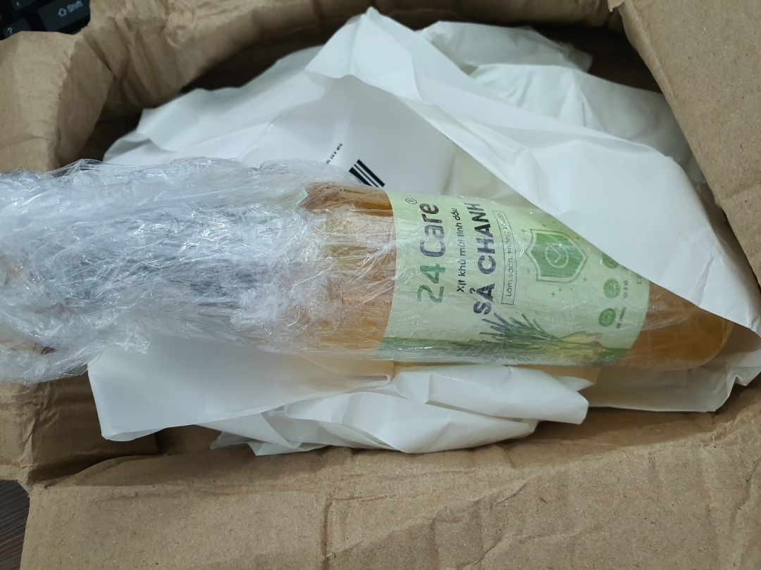 Sản phẩm đúng như bên bán hàng cung cấp. 
Tuy nhiên Tiki đóng hàng dở quá, móp méo hết cả thùng hàng.
Rất mắn là bên trong đóng gói cẩn thận. Giả sử nếu là hàng dễ vở thì sẽ thế nào?
Hy vọng Tiki sẽ sớm cải thiện trong tương lai gần.