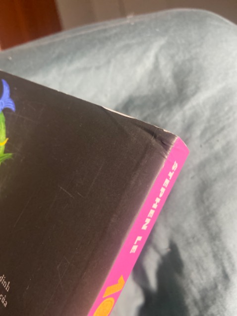 giao nhanh kinh khủng khiếp, sách hay có bọc kính mà vẫn bị móp gáy huhu