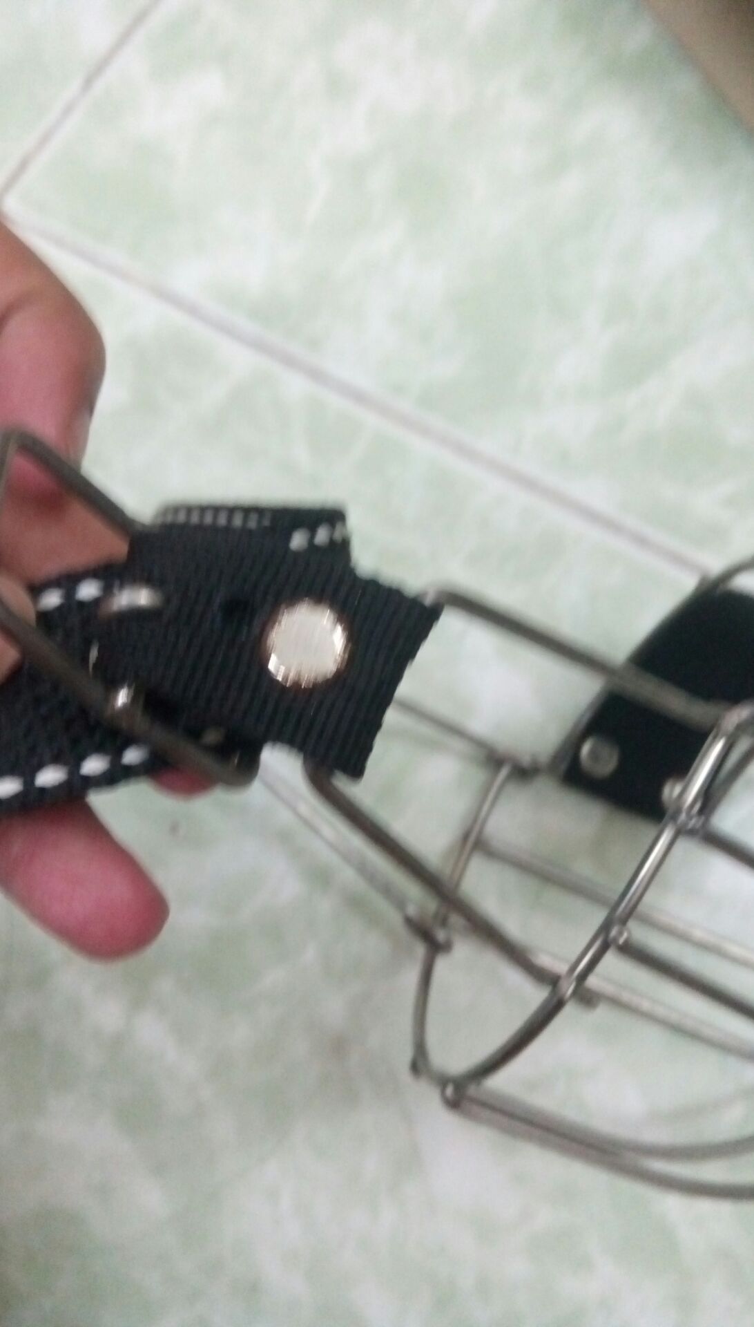 giao hàng cũ bụi bám, rỉ sét, phần dây còn bị đứt nữa. shop nên xem xét lại giao hàng cũ bụi bám, rỉ sét, phần dây còn bị đứt nữa. shop nên xem xét lại