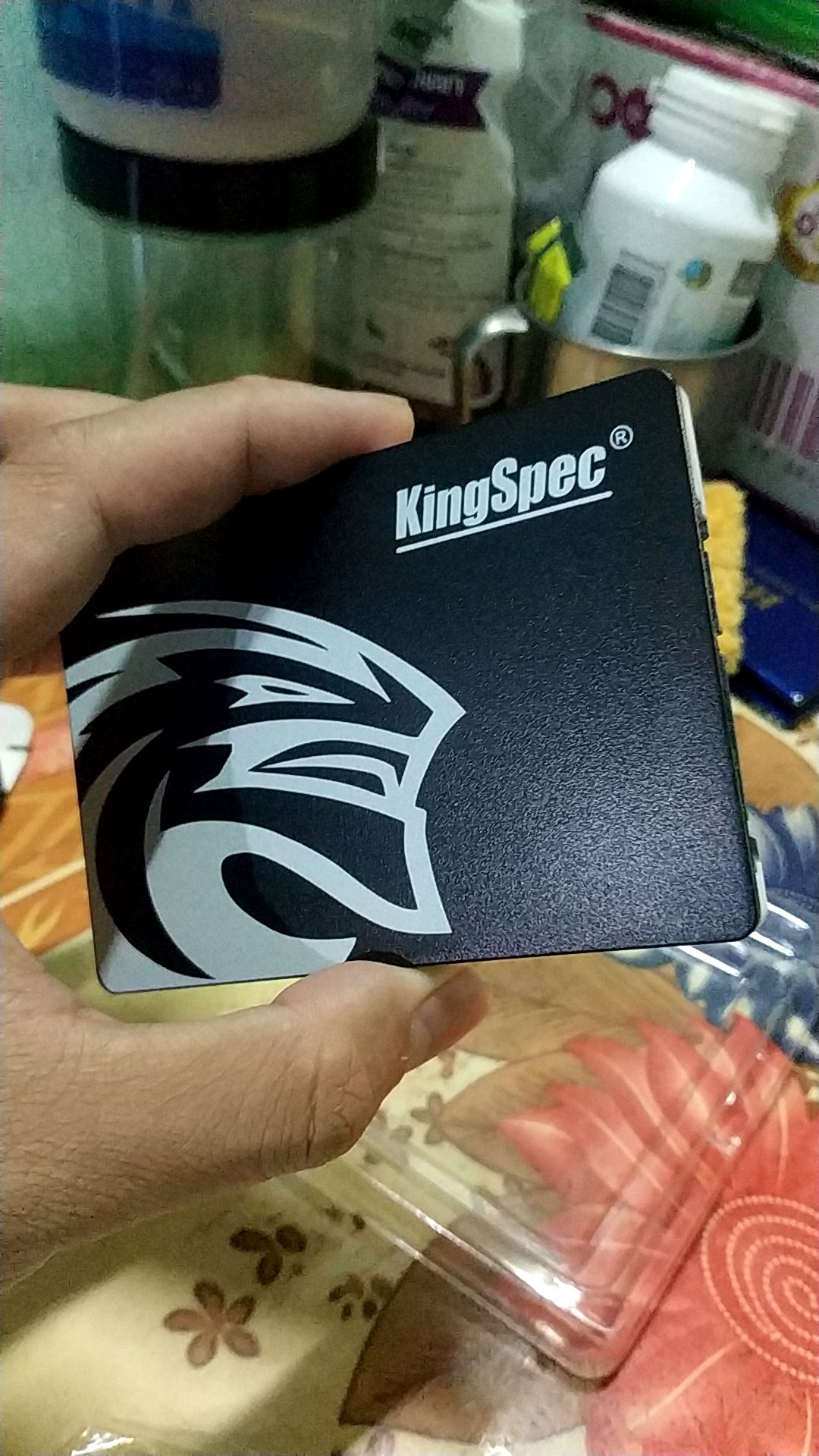 đóng gói cẩn thận, ssd ngon, ssd mà lêb cho laptop cũ thì khỏi bàn.giao hàng nhanh tuyệt vời. về *** ổ đầu, đặt ngay ổ thứ 2 liền.. cám ơn shop