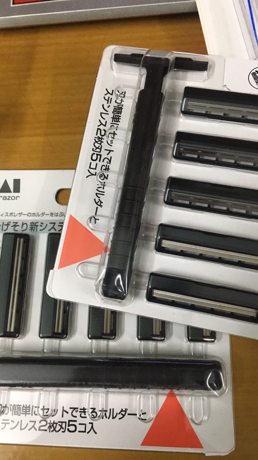 Sản phẩm đúng như mô tả nhưng dùng nhiều ni lông để bọc sản phẩm. Mong tiki hạn chế sử dụng bọc nhựa và ni lông.