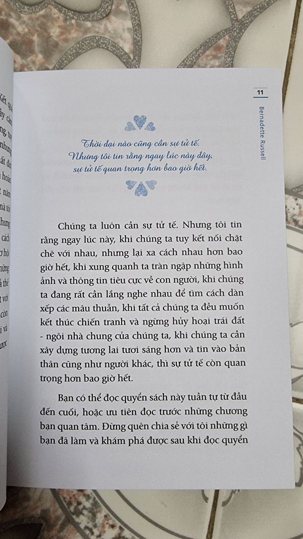 Tiki giao hàng nhanh, sách hay , đẹp, đáng đọc, cuốn sách nhỏ bàn về sự tử tế, mọi người nên mua đọc, thực hành để cuộc sống tốt đẹp hơn. :)