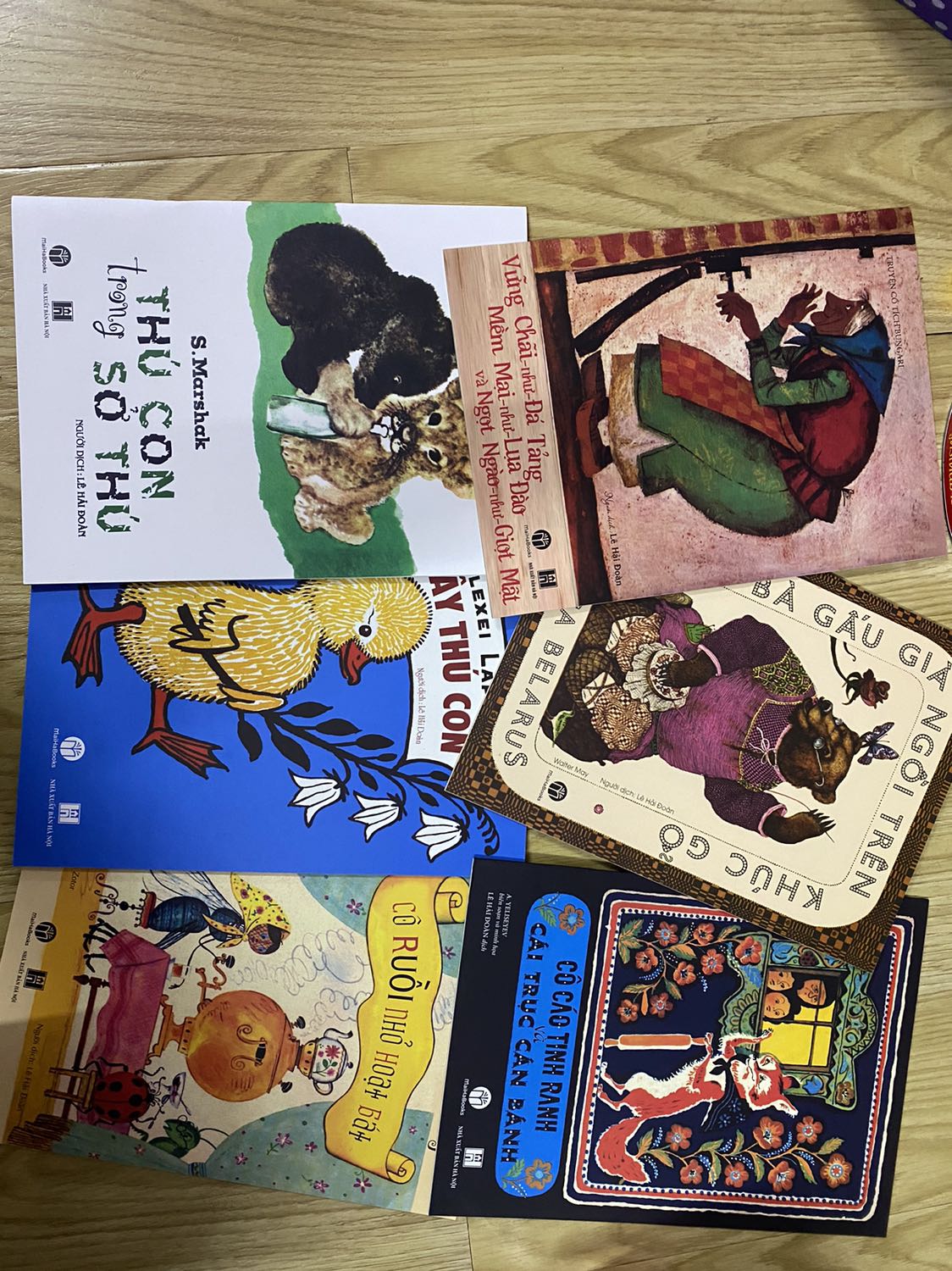 Sách đẹp, thơ hay, câu chuyện thú vị trẻ con rất thích. Nhà MaihaBooks bán sách chu đáo