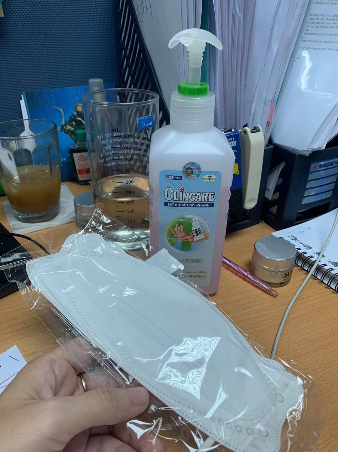 Thời buổi hàng giả thật, chỉ tin ở tiki dù có mắc hơn ít tiền cũng mua, được tặng thêm 2 cái khẩu trang nữa, cám ơn nhé