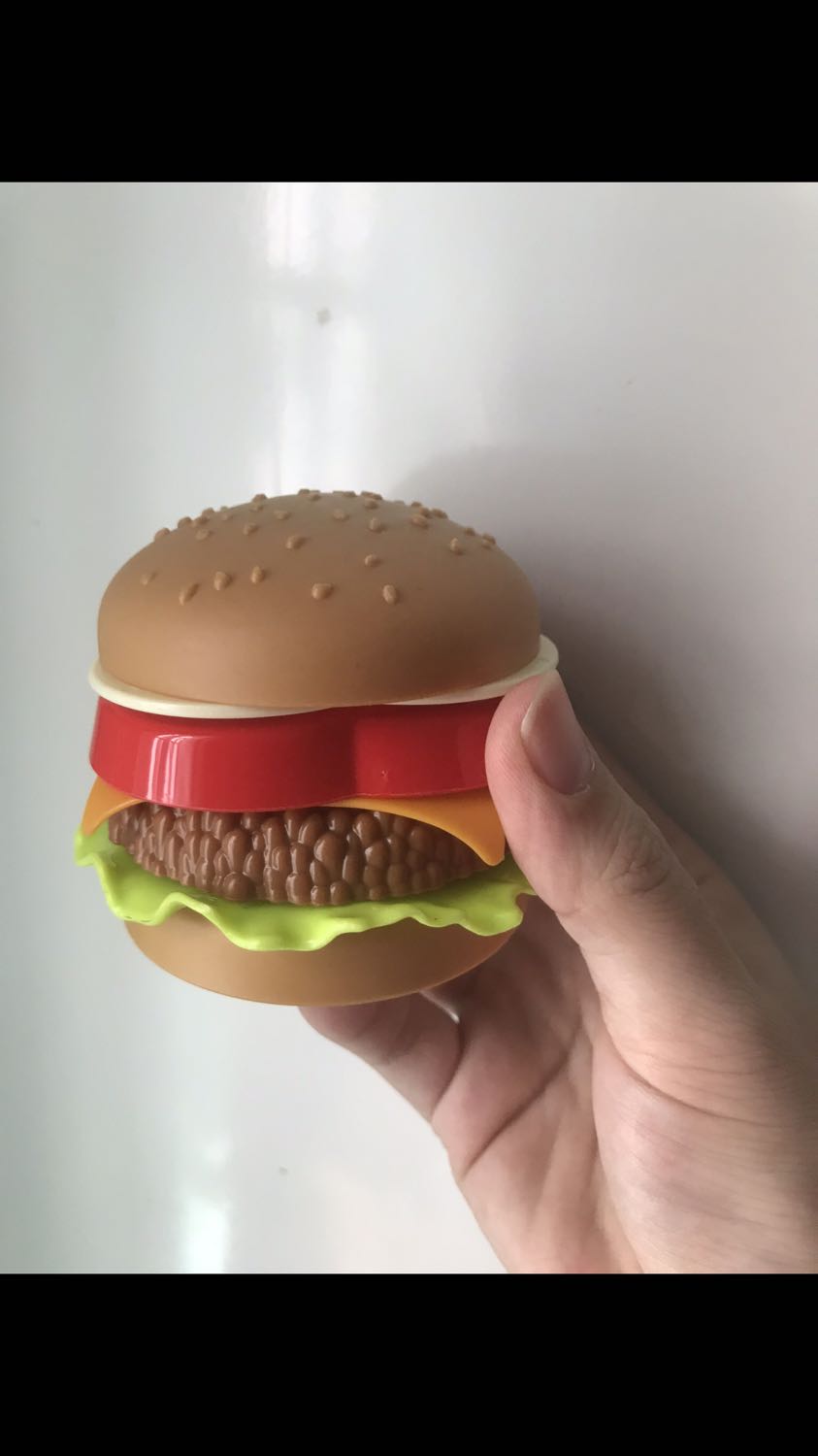 Đồ chơi dễ thương, nhìn giống hambuger thật