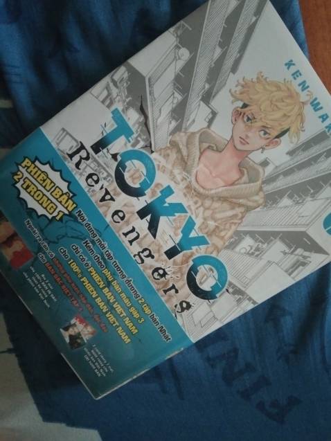 Thật ra tính cho 4 sao tại vì cách gói hàng của Tiki vẫn như ngày nào, chỉ bỏ vô hộp cạc tông rồi dán băng keo lại á=)) chứ ko có bọc chống sốc hay gì hết, cơ mà cũng may là gói hàng ko có bị nhăn (cả hộp vs lại cuốn truyện luôn) nên đây cũng oke=)) đợt này đợi hơi lâu (khoảng 1 tuần) mới giao hàng chứ bth Tiki giao nhanh á