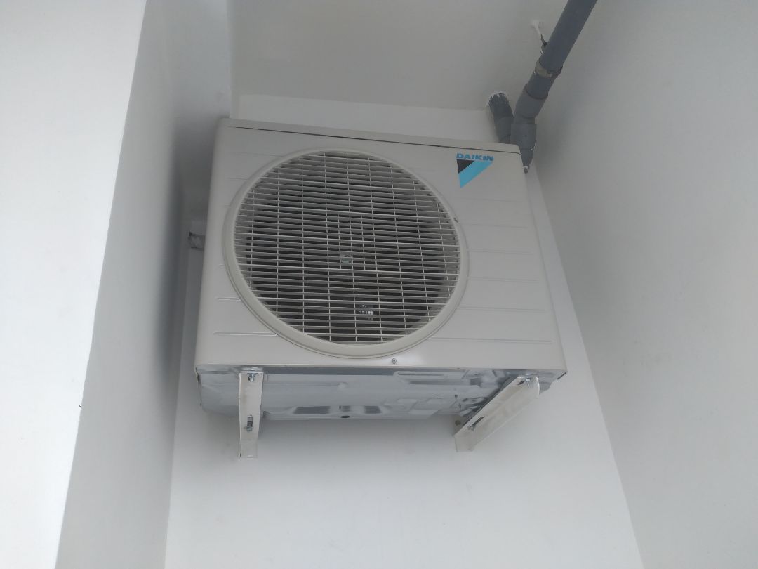 bắt đc đầu lạnh và cục nóng ko sài tắc ke