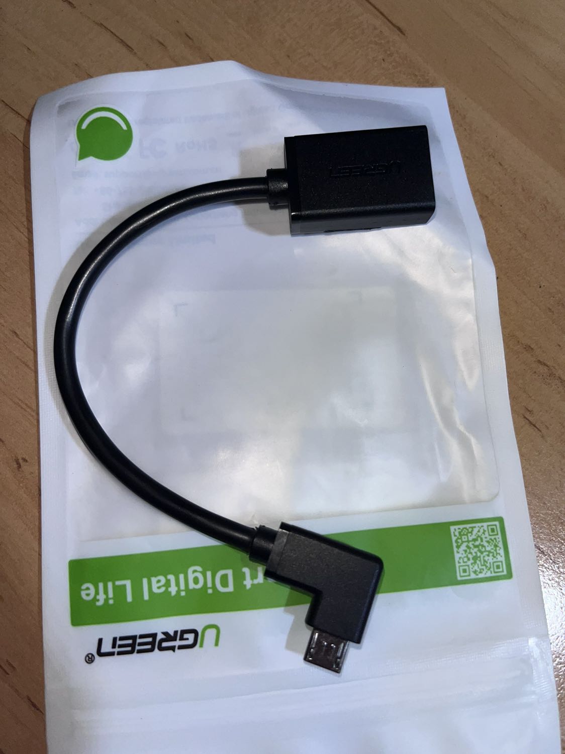 Bị ngược cổng micro usb, k như hình. 
Nhưng chất lượng chắc sẽ tốt vì của ủgreen :)