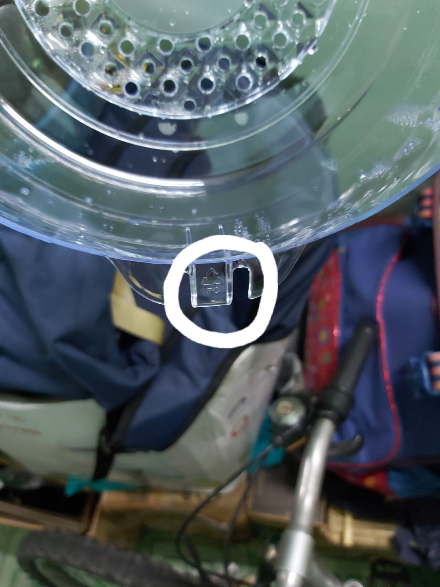 Tiki chắc đang đùa giỡn hay sao vậy, quảng cáo ghi là nhựa ABS nhưng nhận về kiểm tra là nhựa PC, Tiki có biết nhựa PC là nhựa gì ko vậy
***
mình muốn trả hàng 😞