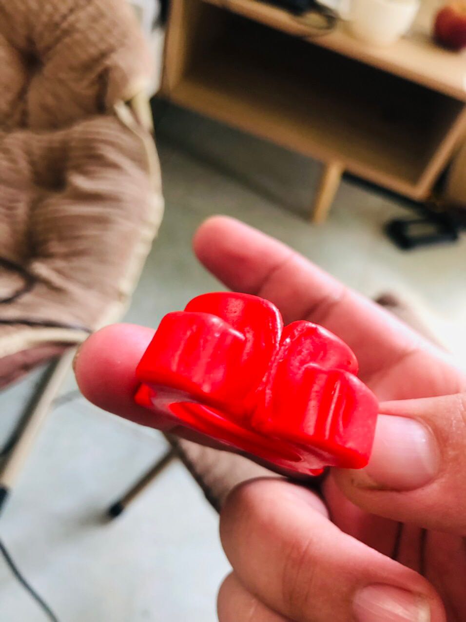 Đai ốc cố định tạ bị lỗi, nt cho shop và shop ko trả lời, thanh đòn bằng nhựa khá lỏng lẻo, sẽ ko muốn mua hàng của shop nữa