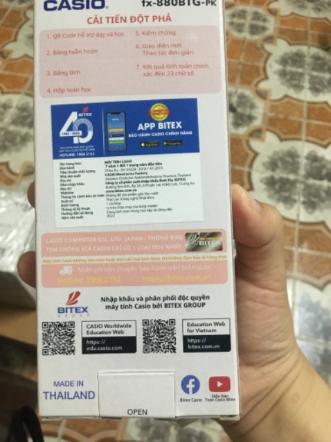 Hàng y hình. Nhưng bọc lần này hơi chán, ko có chống sốc gì hết á. Gọn lỏn mỗi cái máy tính trong hộp dẹt chữ nhật, khéo bị quăng quật va đập tùm lum í chứ. Hướng dẫn sử dụng cũng hơi sơ sài, mà máy thì nhiều tính năng nên lại phải mày mò trên web tìm hdsd chi tiết hơn ấy.