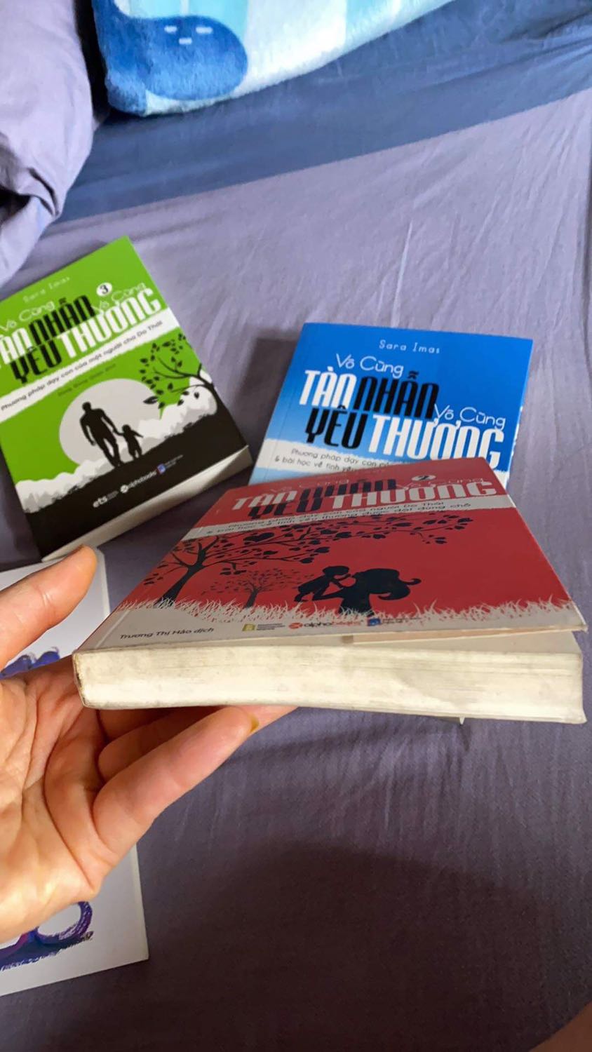 Sách mình đặt mua giao rất nhanh nhưng hơi thất vọng vì sách quá bẩn. 1 người quý sách như mình thì thật sự thất vọng. Mong đội ngũ của tiki khi gói hàng giao cho khách thì xem kỹ từng quyển ạ. Đâu chỉ bán 1 lần là xong đâu. Trân trọng!