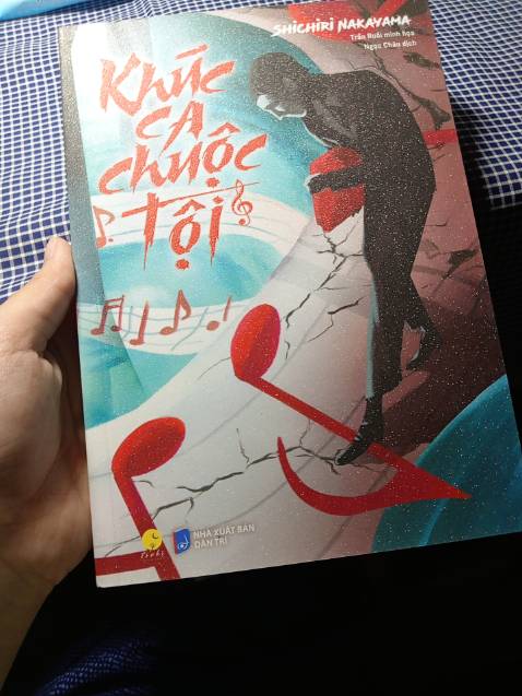 màu sắc rõ nét,bìa rất đẹp,không bị trầy xước,đóng gói kỹ càng.