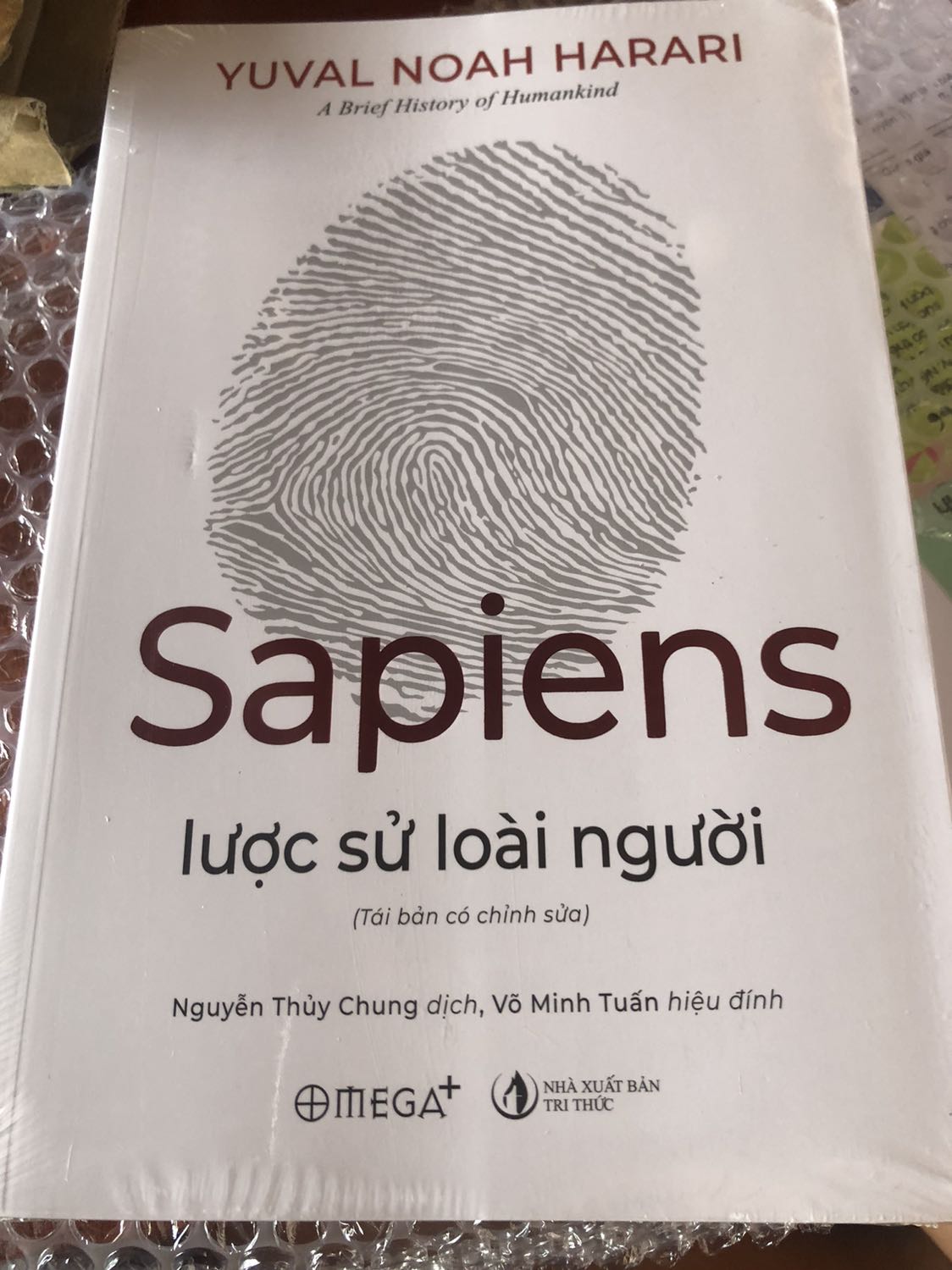 Thời gian giao hành rất là nhanh tuy nhiên sản phẩm bao bì chưa được chắc chắn lắm và có bị biến dạng một số nơi. Nhưng mà nói chung là vẫn ổn