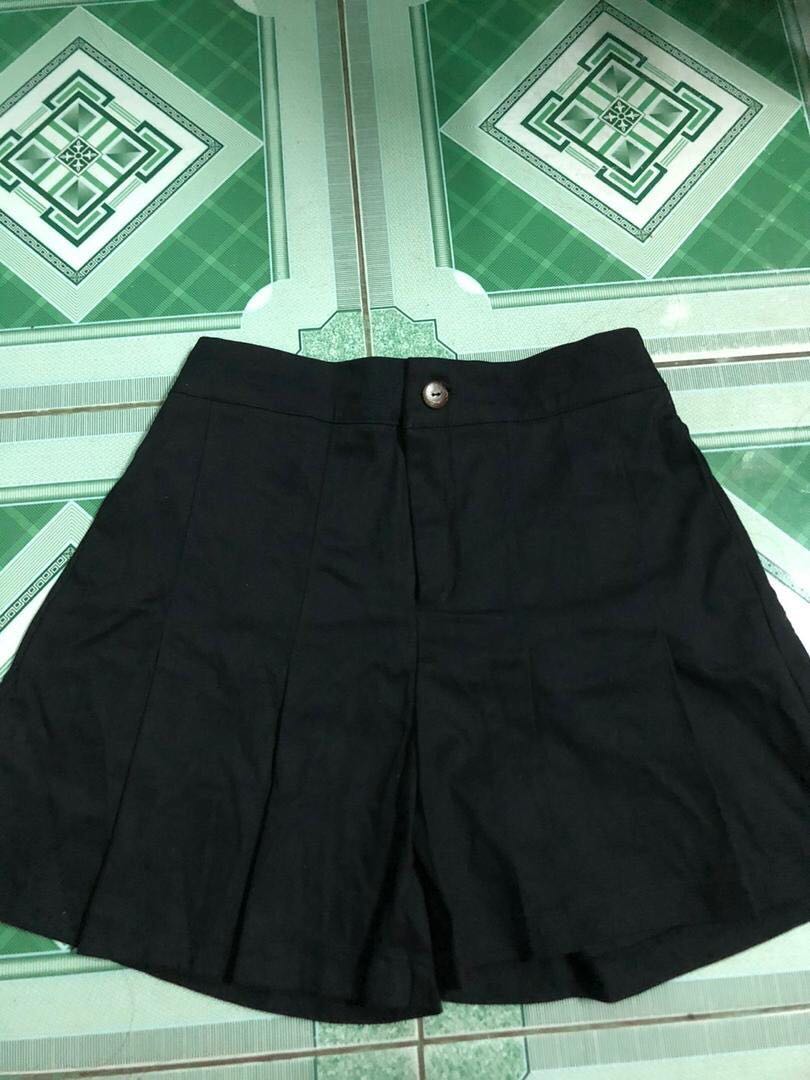 Quần rất đẹp , vải dày dặn , đường may đẹp , shop hỗ trợ rất nhiệt tình , sẽ ủng hộ shop dài dài 😘😘😘