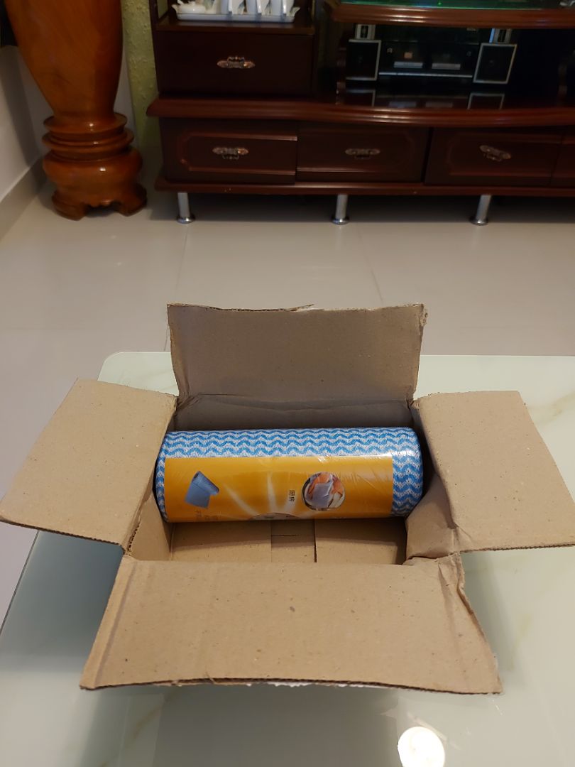 Hình quảng cáo là 4 cuộn, giảm giá hơn 80%, nhưng khi nhận hàng chỉ có 1 cuộn, thất vọng. Đề nghị Tiki xem lại đơn vị bán hàng