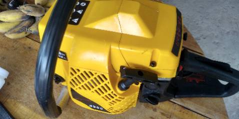 Sản phẩm K đúng màu. Xích củ. Vít bị rỉ sét. Khi giao thiếu chia khoá lục giác 
Và mây mây