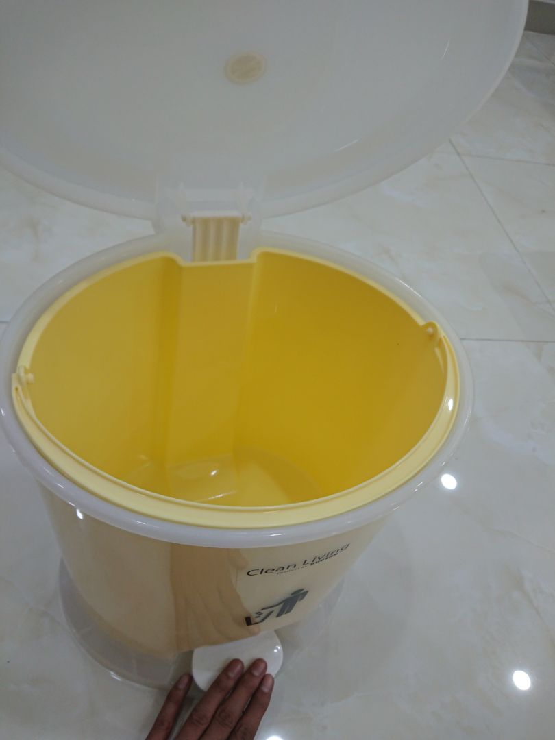 Màu bên ngoài mịn, nhìn thích mắt, sang hơn trên ảnh nhiều. 
Quá tuyệt vời, màu xanh cũng đẹp lắm nha bà con :3

Tiki giao hàng quá thần tốc, chưa tới 3h đã giao tới nhà. Quá xịn